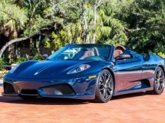 Ferrari Scuderia Spider 16M sprzedane za 1,105 mln dolarów. Wyjątkowa specyfikacja i tylko 5941 mil