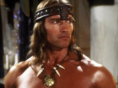 To się naprawdę dzieje! Arnold Schwarzenegger trenuje do roli Króla Conana!