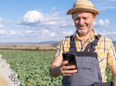 Wypłaty dopłat 2025 przyspieszają, ale 2 mld zł jeszcze nie trafiło na konta