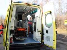 Nocny pożar w Roztoce. Poparzona kobieta trafiła do szpitala