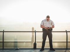 Jak działa agencja ochrony i czym są usługi ochrony technicznej?