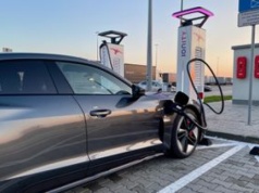 Wiemy, ile wytrzymują baterie w elektrykach. Mamy liczby