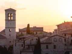 370 tysięcy pielgrzymów dotarło do Asyża. „Czas wielkiego pocieszenia”