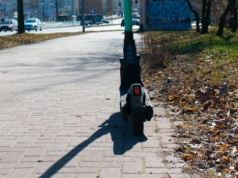 Częstochowa. Pijana 18-latka rozbiła się na hulajnodze elektrycznej. Trafiła do szpitala z poważnymi obrażeniami