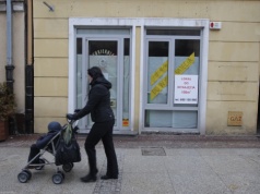 Chce wrócić do pracy na etat mimo malutkiego dziecka. "Koleżanki mówią, że jestem wyrodną matką"