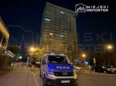 Tragedia w centrum Warszawy. Mężczyzna spadł z 16. piętra. Zginął na miejscu