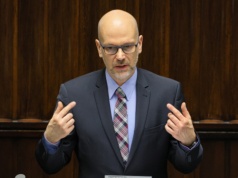 Berek: żądanie zapłaty za nadwykonania jest nieuczciwe. Burza po słowach ministra