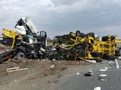 Zderzenie ciężarówek na S8. Kierowca miał dużo szczęścia