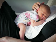 Nadała dziecku popularne imię. "Chcę zmienić, bardzo żałuję"