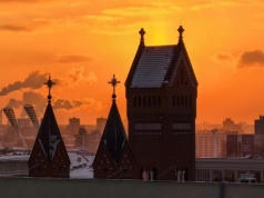 Wiernym nie pozwolono modlić się pod Czerwonym Kościołem w ważną rocznicę