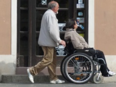 Ruszają pierwsze wypłaty świadczenia wspierającego