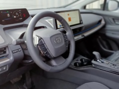 Od 2023 roku ta Toyota potaniała o 62 tys. zł, a nic się nie zmieniła. Nadal pali 3 litry