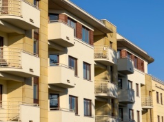 Nie chcą sąsiadować z mieszkaniami na wynajem. Wspólnoty walczą z nimi uchwałami