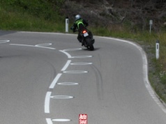 Kolejny kraj maluje okręgi na swoich drogach. Po co?