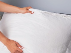 Poduszki na wiosnę piorę tylko tak. Są białe jak śnieg i puszyste