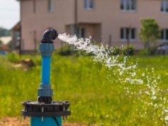 Rolnicy a pobór wód: Wody Polskie wyjaśniają, czy podniosą limit 5 m³ i czy zniosą kary