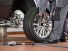 Kiedy zmienić zimówki? Jedna cyfra mówi wszystko. Wygrywa z zasadą "od O do O"