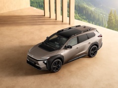 Nowa, większa elektryczna Toyota bZ4X Touring debiutuje w Polsce.