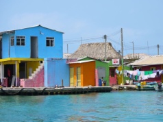 Najbardziej zatłoczona wyspa świata. Tylko 1200 mieszkańców. O prywatności zapomnieli