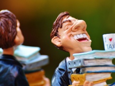 Fiskus „interesuje” się firmami, które nie weszły do KSeF. Nie przekazujmy urzędnikom poufnych danych!