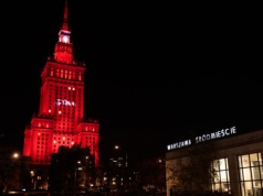 "1 choroba, 10 tys. żyć". PKiN rozbłyśnie na czerwono dla chorych na szpiczaka