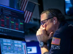 Przecieki w Waszyngtonie? Podejrzane ruchy na ropie i indeksach tuż przed wpisem Trumpa