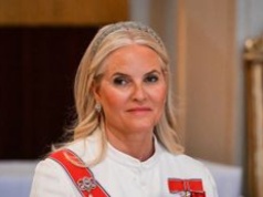 Jej stan zdrowia się pogarsza. Księżna widziana z aparatem tlenowym