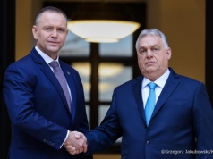 Nawrocki brata się z Orbanem. To zdrada Polski i UE! „Ma Pan obowiązki polskie, a nie rosyjskie”