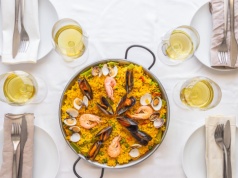 Pilny zakaz w Neapolu. Popularne dania powiązane z zakażeniami