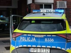 Błyski świateł i walka o oddech. Policyjna eskorta uratowała dziecko