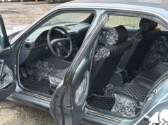 BMW E34 po tuningu w warsztacie dla ciężarówek – plusz, skóra i oświetlenie