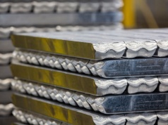 Panika w motoryzacji. Producenci aut wykupują aluminium na zapas