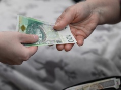 800+ i 300+ także na wnuki. Babcia wygrała z ZUS-em i dostaje świadczenie