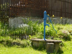 Pobór wody w gospodarstwie. Jakie limity obowiązują rolników? Wody Polskie wyjaśniają