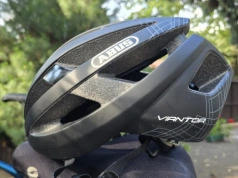 Dziecięce kaski pod lupą ADAC. Najtańszy za 15 euro okazał się ..najlepszy. Dobrych nie było!