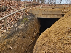 Nielegalna ziemianka odkryta na XIII-wiecznym grodzisku w Krzykawce