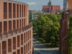 Apartamentowiec w centrum Wrocławia zachwyca ceglaną architekturą. Powalczy o uznanie w Europie