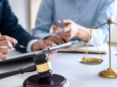 Projekt ws. mobbingu w Sejmie. Chodzi m.in. o wyższe odszkodowania