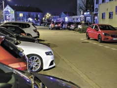 Walczą o miejsca postojowe i swój czas…