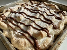 Niebiańskie Chmury robię zawsze tak samo. Dodaję ten składnik do śmietany i znika w mgnieniu oka