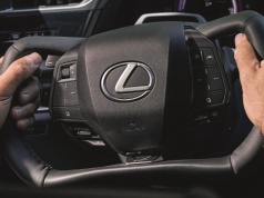 Elektryczny samochód z manualną skrzynią biegów to szczyt absurdu. Łączy w sobie wady obu rozwiązań.