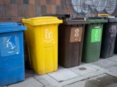 Podnoszą opłaty za śmieci, padły stawki od kwietnia. Wszystko przez system kaucyjny