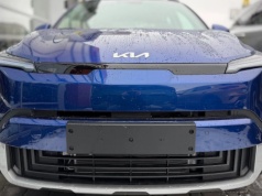 Z rabatem 15 tys. zł nowa Kia wychodzi taniej niż bazowa Dacia Duster, a ma ekrany i pełną elektrykę szyb