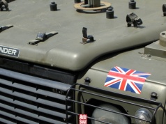 Emerytura po 70 latach służby? Brytyjska armia pozbywa się kultowych Land Roverów