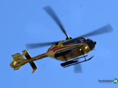 Drzewo przygniotło mężczyźnie nogę. Lądował śmigłowiec LPR