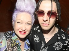 Syn Cyndi Lauper oskarżony o napaść. Kobieta żąda odszkodowania, mówi o obrażeniach