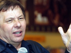 Co się dzieje z Zenonem Laskowikiem? Menedżer artysty zabrał głos