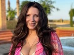 Dominika Serowska odpowiada na pytanie o naturalność swojego BIUSTU i pokazuje zdjęcie z czasów, gdy miała 18 LAT (FOTO)