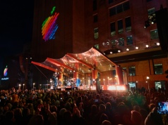 Apple kontynuuje globalne obchody swojego 50-lecia