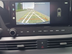 Nawet z automatem ten Hyundai jest o 4340 zł tańszy niż MG ZS. Bagażnik? Rozsądne ponad 400 litrów